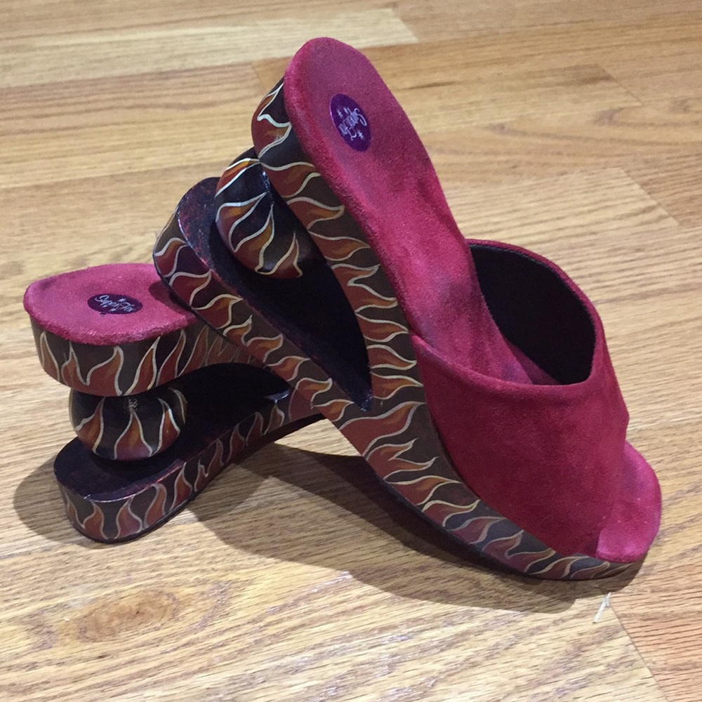 Seriously unique fireball shoe